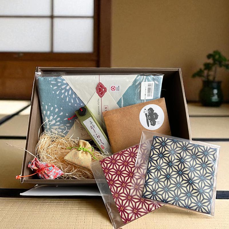 ギフトくつろぎセットＬ（コースター、ほうじ茶、匂い袋、お香（ひのき）、ガーゼタオル、入浴剤（ぐっすりサポーター） |  | 02