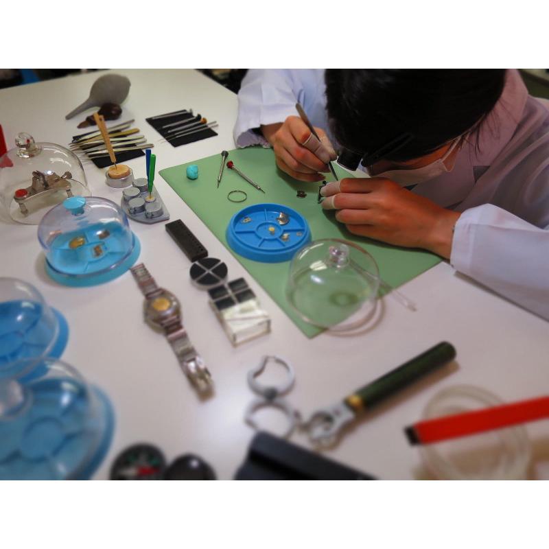 セクター SECTOR 腕時計修理 分解掃除 オーバーホール メンテナンス 安心1年保証クオーツ 2針・3針 送料無料 防水検査｜evalue｜11