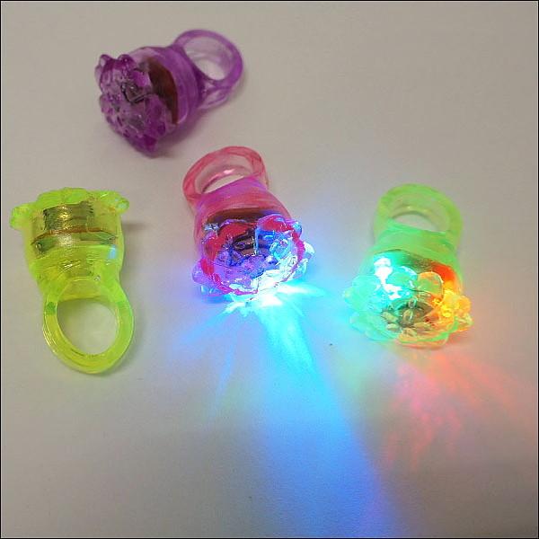 ピカピカ光って浮かぶ花の指輪 36個 / 縁日 景品 光る おもちゃ