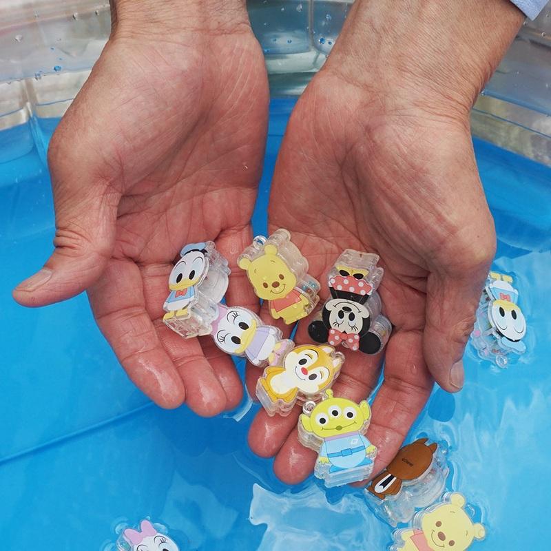 水に浮くぷかぷかキャラクターおもちゃ ディズニーシャカシャカ人形