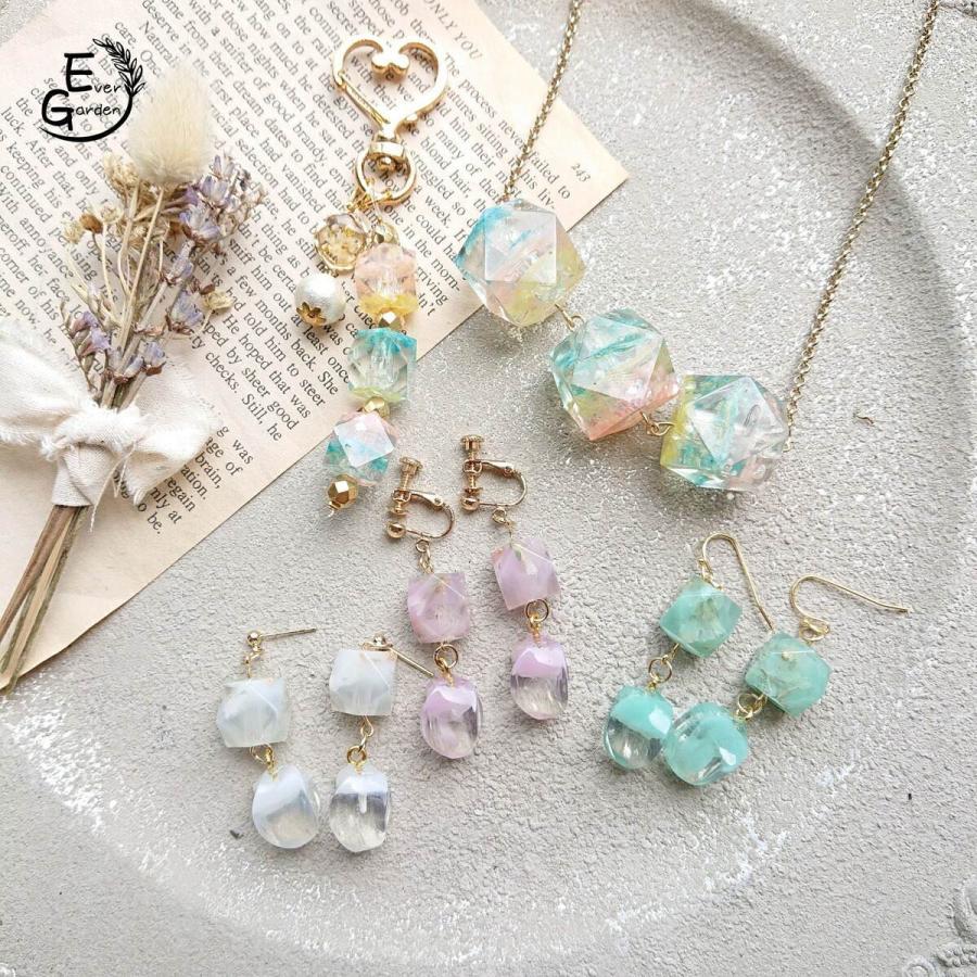 シリコンモールド キューブ 2個セット 穴あき タイプ レジン