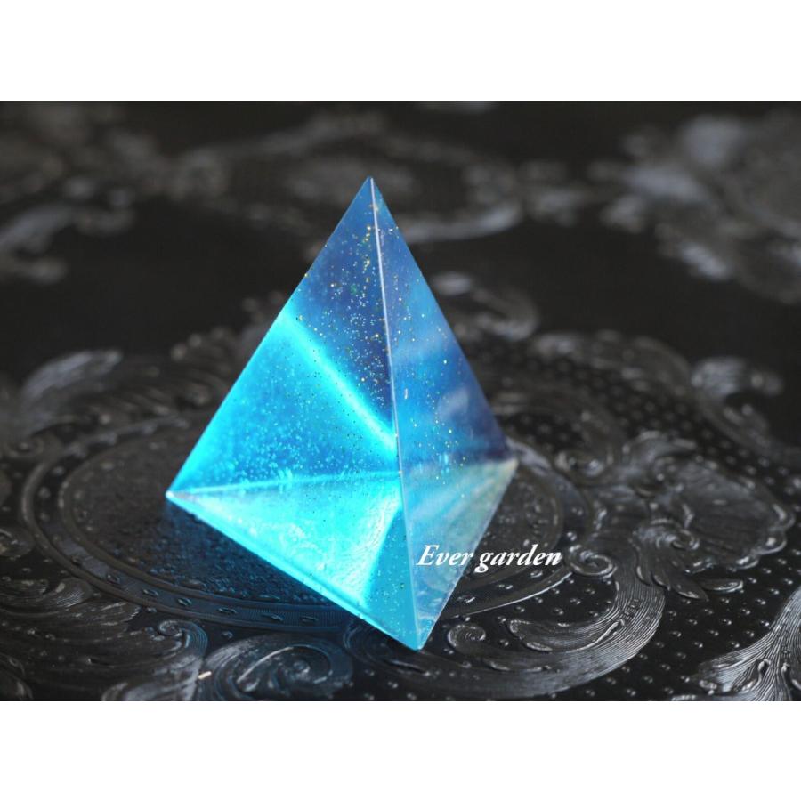 三角錐 3個セット レジン シリコンモールド ネックレス アクセサリー