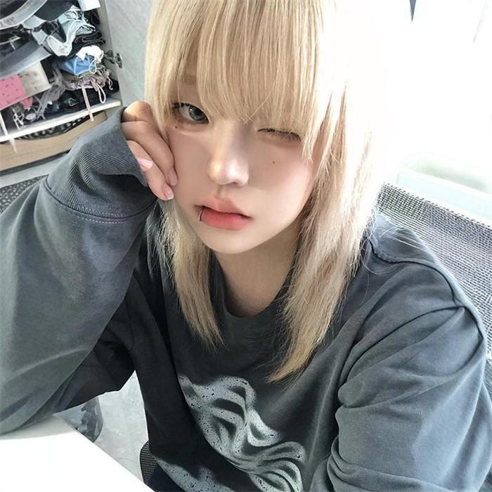 ウィッグ ミディアム ストレート 金髪 ベージュ ブロンド レディース