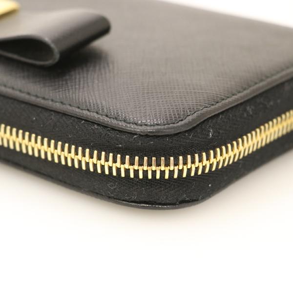 プラダ PRADA ブラック サフィアーノレザー リボンモチーフ ラウンド 
