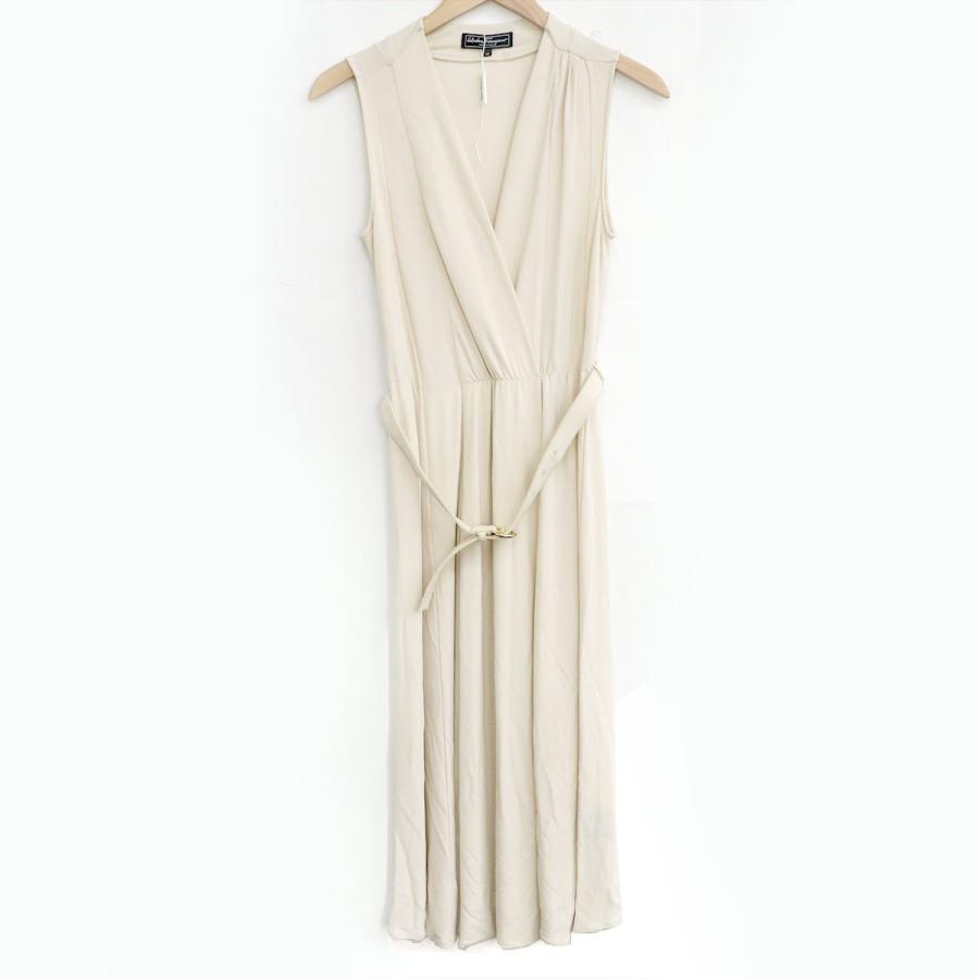 サルヴァトーレフェラガモ Salvatore Ferragamo ベルト付 カシュクール ワンピース レーヨン100 ベージュ 人気 40 レディース Kk 中古 Everydaygoldrush 通販 Yahoo ショッピング