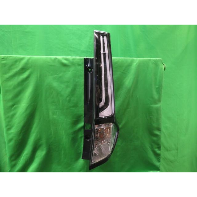 ルーミー 4BA-M900A 右テールランプ 220-6907 : モリ エコワールド