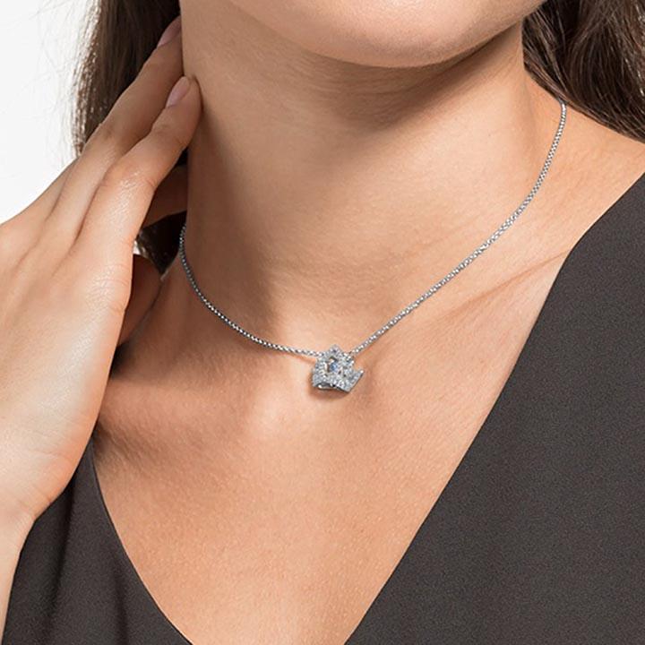 SWAROVSKI スワロフスキー ネックレス 5501080 BEE A QUEEN ビー・ア・クイーン ペンダント ロジウム・コーティング