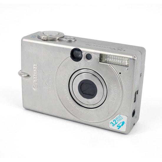 【中古】Canon IXY DIGITAL30 IXY DIGITAL 30 【中古】Canon製 320万画素 本体のみ 本体いたみ