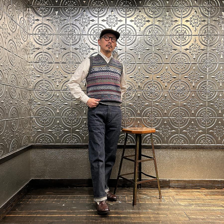 Jamieson's of Shetland JAMIESON'S ジャミーソンズ フェアアイル柄 V