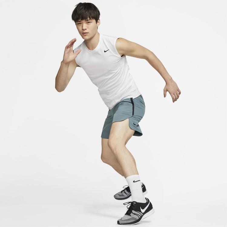 2点までメール便送料無料 ナイキ DRI-FIT レジェンド S Tシャツ 新品未使用 L 718836-100 2019年春夏 メンズ 2点までメール便送料無料 ナイキ DRI-FIT レジェンド S Tシャツ 新品未使用 L 718836-100 2019年春夏 メンズ