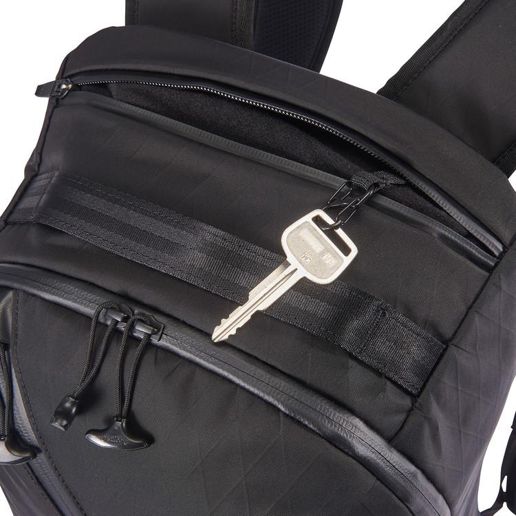 ヒュンメル hummel CITY WP BACKPACK HFB2053-90の画像