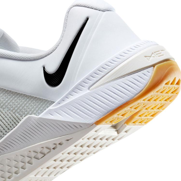 NIKE（ナイキ） メトコン 10 HJ1875-100 メンズシューズ : イーゾーン