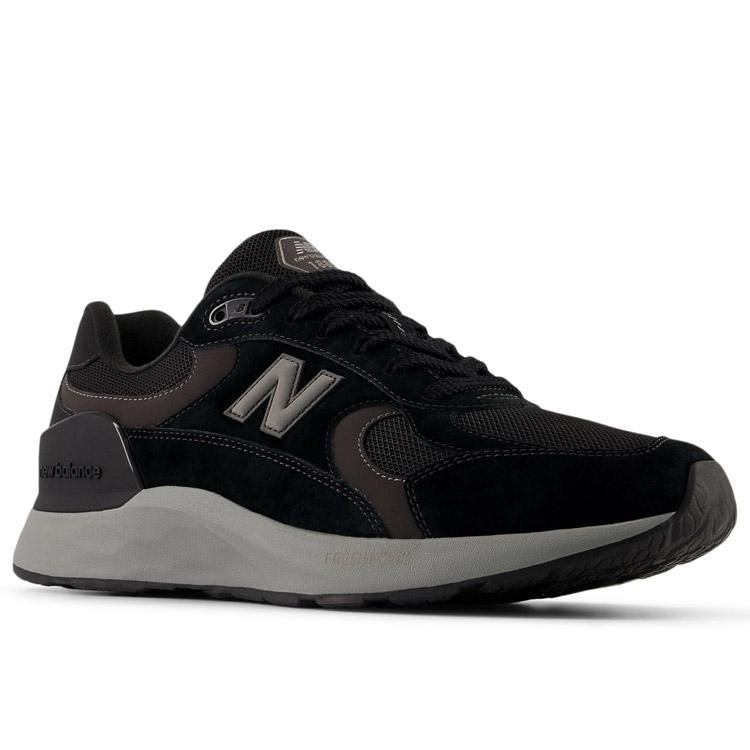 【新品未使用】ニューバランスTJ80 AK2 トレーニングシューズ　黒　光沢 New Balance（ニューバランス） Fresh Foam X 1880 v2 U188W1RM4E