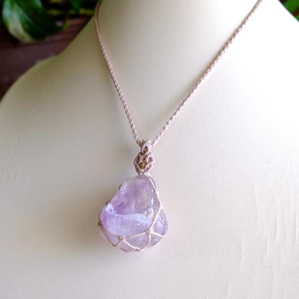 アメジスト カテドラル原石（マダガスカル産）マクラメ編みペンダントネックレス　2月誕生石　プレゼント母の日ギフト 3050　メール便送料無料 |  | 07