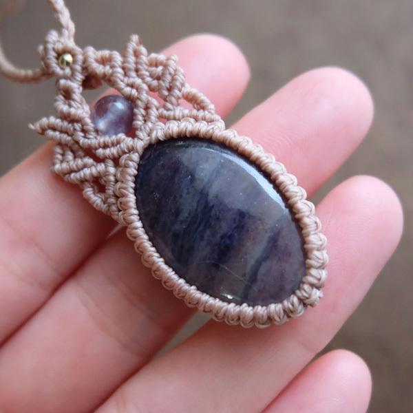 フローライト・アイオライト マクラメ編みペンダントネックレス 天然石