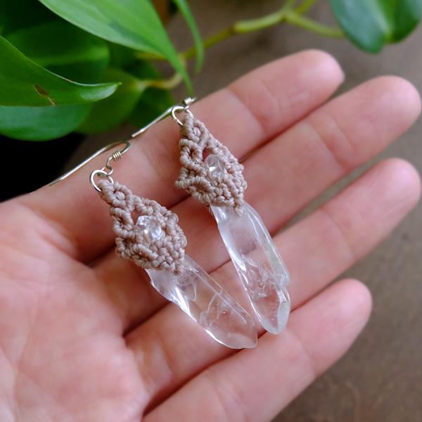 水晶（ブラジル産） マクラメ編みピアス （シルバー925 ピアスパーツ