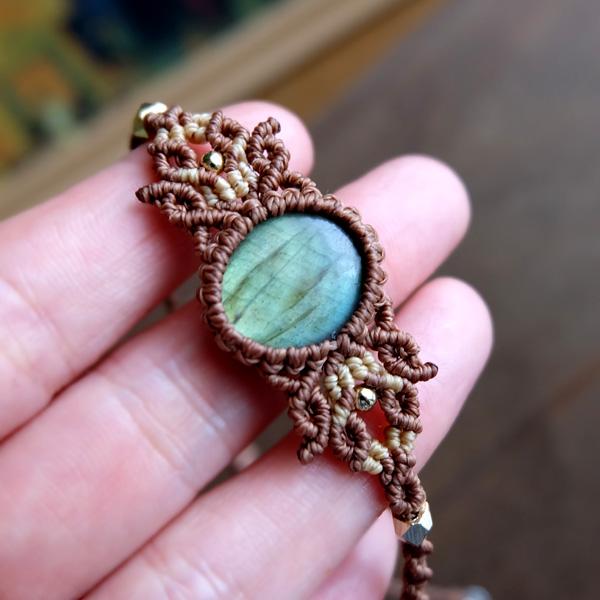 専用】ラブラドライト＆グリーンストロベリークォーツのマクラメ編み