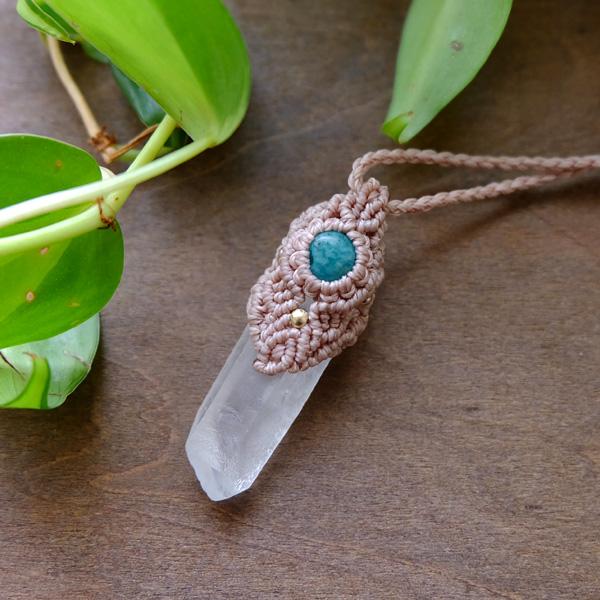 レムリアンシード 水晶ポイント（ブラジル産）・アマゾナイト（ロシア産） マクラメ編みペンダントネックレス　男女兼用可アクセサリー 3485 |  | 02