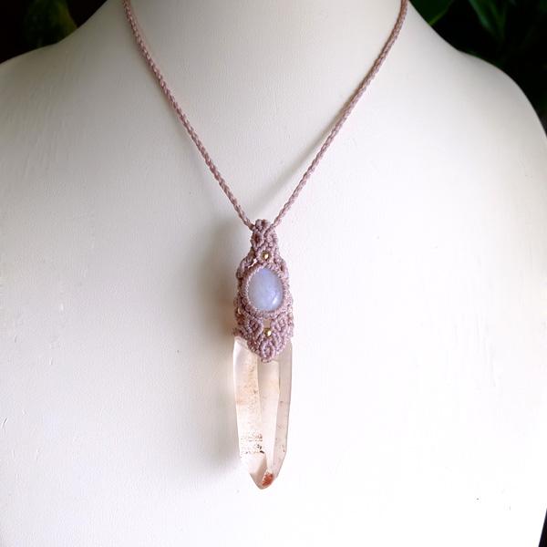 タンジェリンレムリアンクォーツ 原石ポイント（ブラジル産）・ムーンストーン（6月誕生石）マクラメペンダントネックレス　男女兼用可アクセサリー 3511 |  | 05