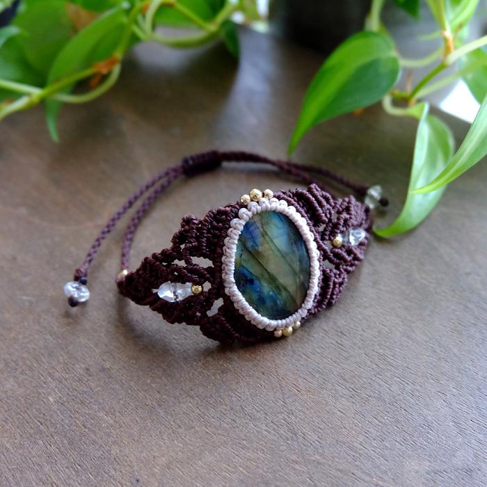 大きめラブラドライト（マダガスカル産）・カット水晶マクラメ編みバングル風ブレスレット（男女兼用可天然アクセサリー）プレゼントギフト　3547 |  | 02