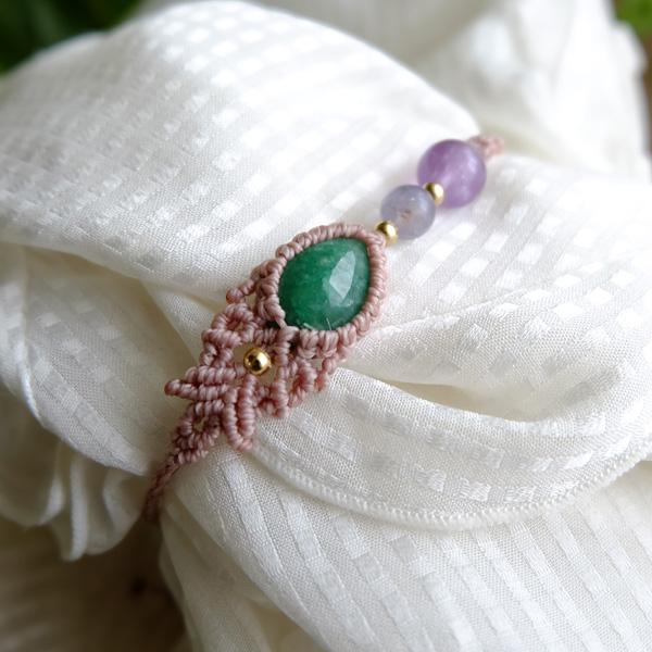 エメラルド（コロンビア産）5月誕生石 マクラメ編みブレスレット 1点もの天然石アクセサリー プレゼントギフト 　3564 　メール便送料無料 |  | 03