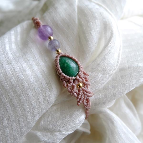 エメラルド（コロンビア産）5月誕生石 マクラメ編みブレスレット 1点もの天然石アクセサリー プレゼントギフト 　3564 　メール便送料無料 |  | 04