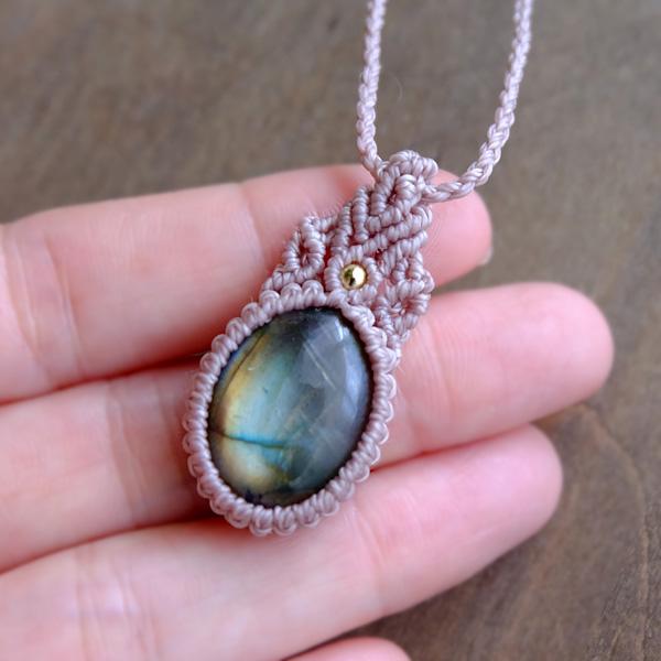 ラブラドライト（マダガスカル産） 良質天然石マクラメ編み ミニペンダントネックレス（男女兼用可アクセサリー・プレゼントギフト）3575  メール便送料無料 |  | 02