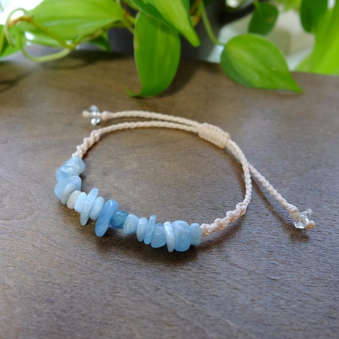 アクアマリン （パキスタン産）3月誕生石 さざれ天然石マクラメ編みブレスレット 誕生日プレゼントギフト　3594 メール便送料無料 |  | 01
