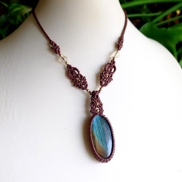 ラブラドライト（マダガスカル産） マクラメ編みペンダントネックレス3675 ラブラドライト（マダガスカル産） マクラメ編みペンダントネックレス 3675