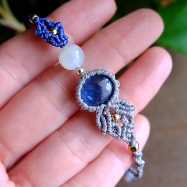 カイヤナイト （ネパール産）・シルバームーンストーン（タンザニア産）丸玉 マクラメ編みブレスレット プレゼントギフト　3708　メール便送料無料 |  | 03