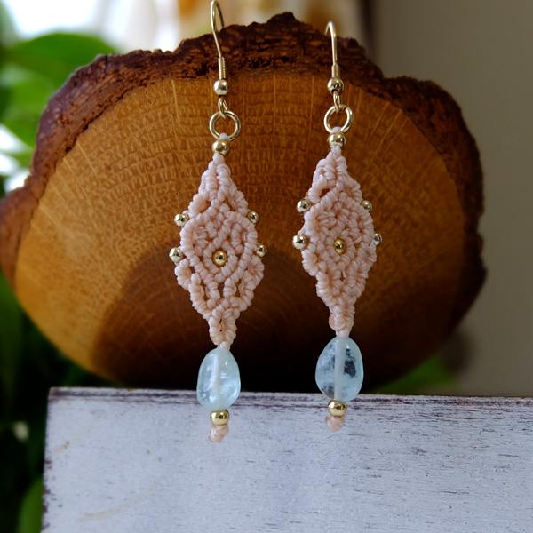 アクアマリン（パキスタン産） マクラメ編みピアス 3月誕生石　海のような天然石 プレゼントギフト 3764  メール便送料無料 |  | 04
