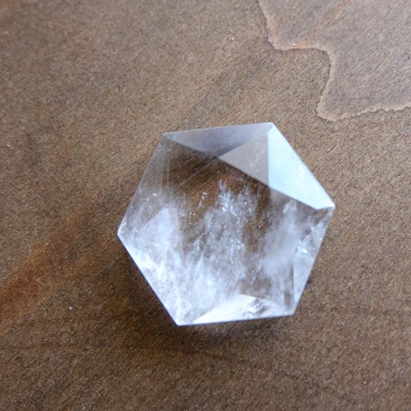 天然水晶六芒星カット（ヘキサグラム クリスタル）幸せを呼び込む幸運
