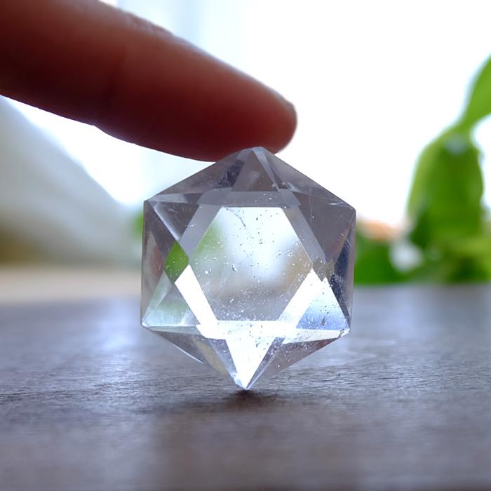 天然水晶六芒星カット（ヘキサグラム クリスタル）約29×29×10mm 幸せを