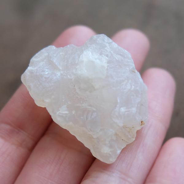 国産天然石 玉髄原石 カルセドニー（長崎県産）原石・鉱物