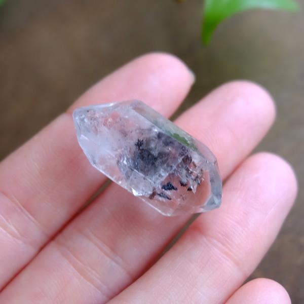 両剣水晶原石（ダブルターミネイティッド）ブラジル産 約28×13×12mm
