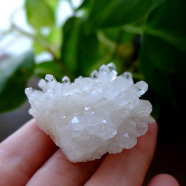 【超高品質】  透明度抜群 水晶クラスター 四川省産 天然石 浄化 大きめ 特大 4A 超透明結晶 四川 水晶 クラスター 最大幅約145mm 重さ389.5g
