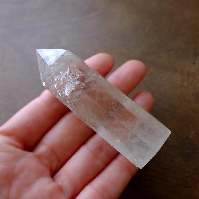 虹入りポイント水晶〜ブラジル産〜 ブラジル産 虹入り水晶ポイント原石 六角柱（約76x25x22mm）置物・浄化