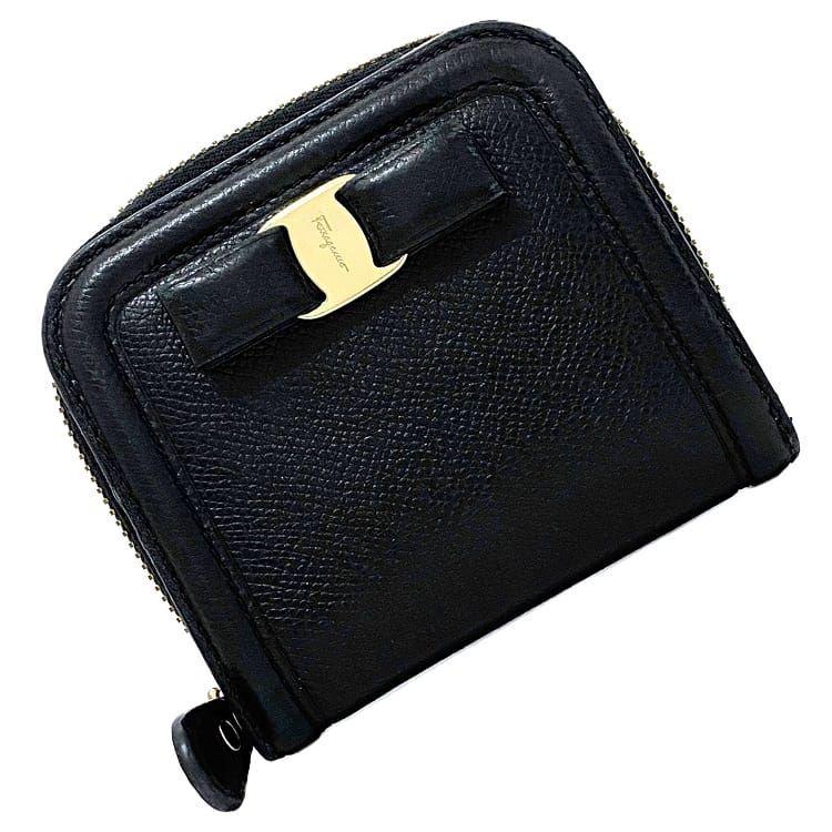 サルヴァトーレフェラガモ　ヴァラ　本革　レザー　裏張り　金具　ブラック　US8 FERRAGAMO サルヴァトーレ フェラガモ 二つ折り 財布 ブラック