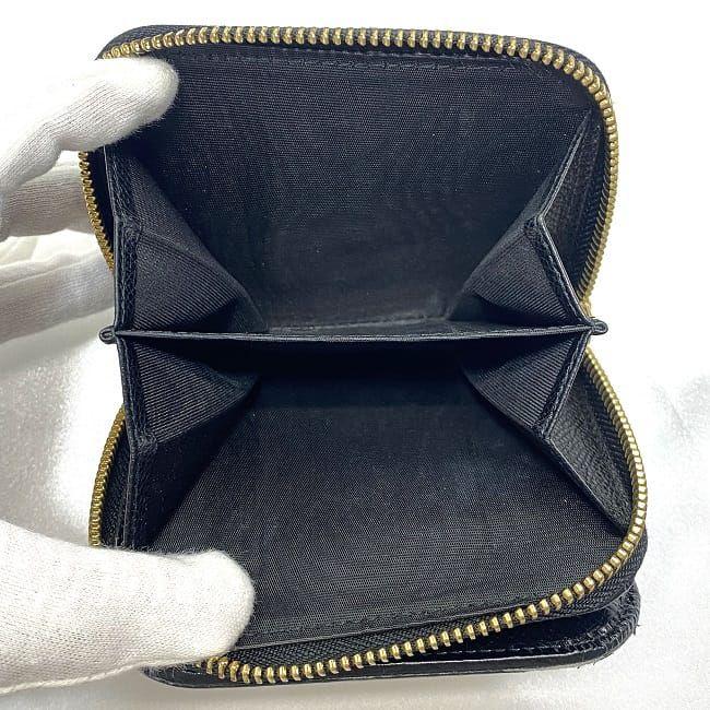 サルヴァトーレフェラガモ　ヴァラ　本革　レザー　裏張り　金具　ブラック　US8 FERRAGAMO サルヴァトーレ フェラガモ 二つ折り 財布 ブラック
