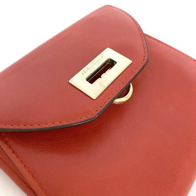 FERRAGAMO サルヴァトーレ フェラガモ 二つ折り 財布 レッド