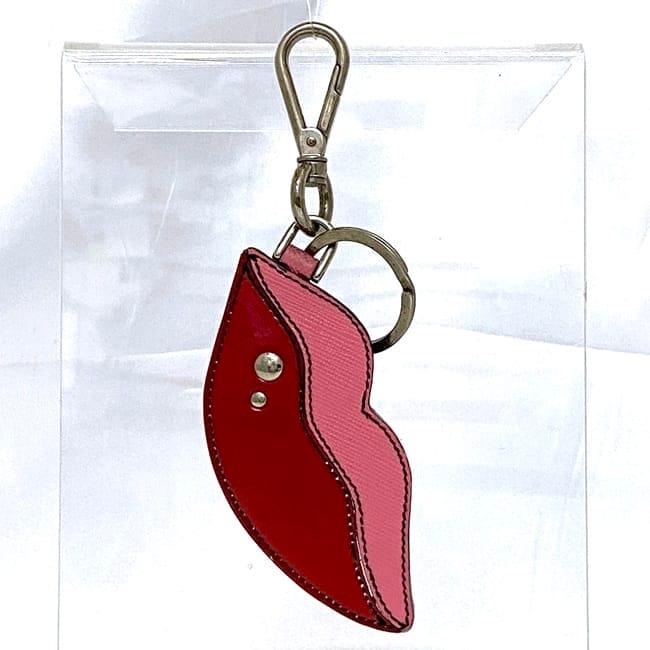 red さん　プラダ　キーホルダー PRADA キーホルダー レッド