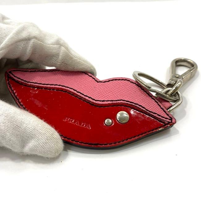 PRADA キーホルダー レッド