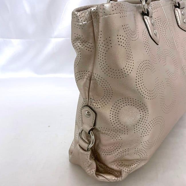 コーチ トートバッグ ec-23165 シャンパンゴールド オプアート F23603 美品 レザー 中古 COACH 軽い パンチング ロゴ チャーム付 定番 人気 女性 レディース トート バッグ 鞄 革 通勤 通学 仕事 ビジネス シンプル お洒落 高級感 上品 ブランド 本物 鑑定済み COACH（コーチ） トートバッグ ec-23165 シャンパンゴールド