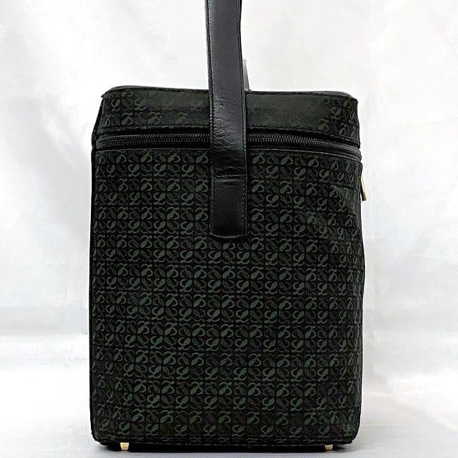 ロエベ 2way ショルダー バッグ f-22506 ブラック グリーン 333.79.026 美品 バニティ キャンバス レザー 中古 LOEWE ヴィンテージ 深緑 黒 レア メイクアップ ボストン トップハンドル 大容量 ロゴ 総柄 レディース メンズ ファスナー ブランド 本物 鑑定済み LOEWE（ロエベ） 2way ショルダー バッグ f-22506 ブラック グリーン