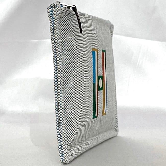 エルメス ポーチ フォーブル コーナー ＰＭ f-22934 ライトブルー グレー シアン 美品 トワルアッシュ  中古 HERMES Ｈ ロゴ 刺繍 ファスナー クラッチバッグ ミニポーチ マルチカラー レディース メンズ 男女兼用 ミニ ブランド 本物 鑑定済み HERMES（エルメス） ポーチ フォーブル コーナー PM f-22934 ライト