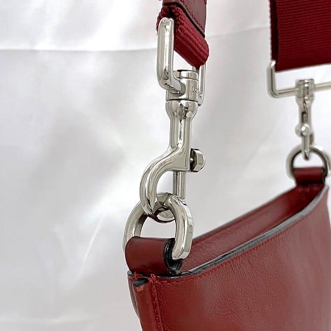 外観美品 LOEWE レザー　レッド　アナグラム　ショルダーバックロスボディ LOEWE（ロエベ） ショルダーバッグ f-23242 レッド アナグラム 美品