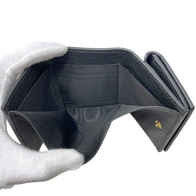 Gucci ブラック 三つ折り財布 GUCCI ロゴ 三つ折りウォレット ・ブラック レザー | GUCCI公式