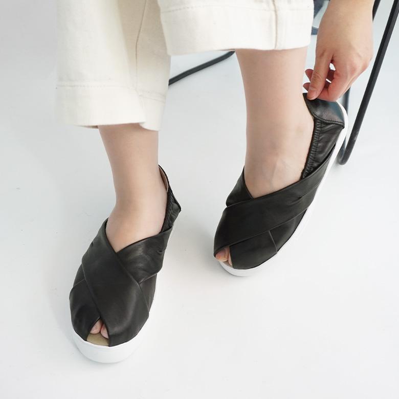 美品☆Diuレザークロスサンダル　L/24.0cm 美品☆Diuレザークロスサンダル L/24.0cm Diu レザーサンダル クロス