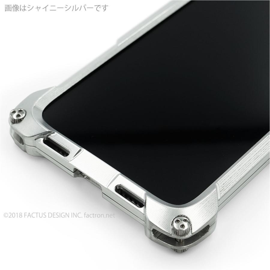 FACTRON ワイヤレス充電対応  Quattro for iPhone Xs Max HD　シャイニーシルバー×シルバーカーボン　超々ジュラルミン FA-M-714｜factron｜04
