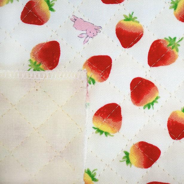 キルティング 生地 いちご と ウサギ 小 苺 うさぎ 小さめ柄 女の子 園